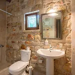 Stone Made Private Pool וילה